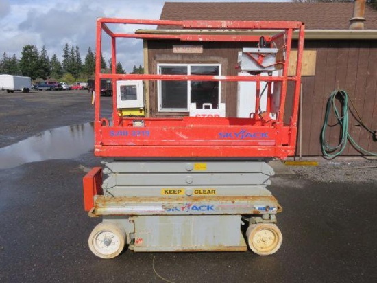 SKYJACK SJIII 3219 ELECTRIC SCISSOR LIFT