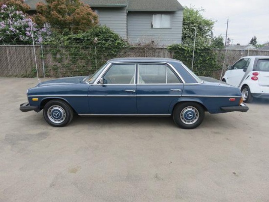 1975 MERCEDES-BENZ 240D *BRANDED TITLE - TOTALED RECONSTRUCTED