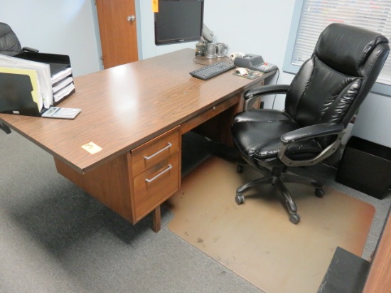 DESK W/OFFICE CHAIR AND FOLDING TABLE