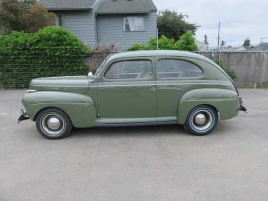 1941 FORD SEDAN