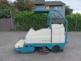 TENNANT 515 SS RIDE ON ELECTRIC SWEEPER/SCRUBBER