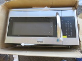 PALLET W/FRIGIDAIRE FGMV175QF MICROWAVE OVEN