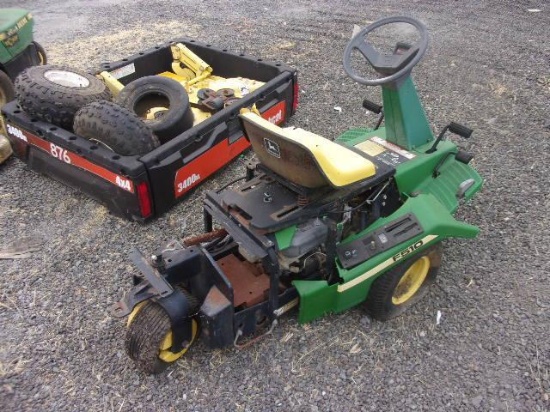 JOHN DEERE 3 WHEELED RIDING LAWN MOWER *NON-RUNNING