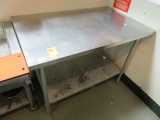 STAINLESS STEEL TABLE 48'' X 30''