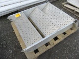 (1) 39''X34'' 3 STEP ALUMINUM STAIR