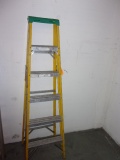 6' FIBERGLASS STEP LADDER