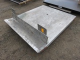 (1) 6' X 5' ALUMINUM LOADING DOCK