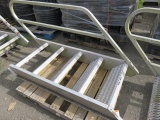 5 STEP ALUMINUM STEPS W/ RIGHT HAND RAILING, 5' X 28''