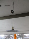 HANGING LIGHT W/ ROUND SHADE (BLACK)