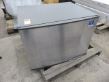 MANITOWOE ICE MAKER, NO COLLECTION BIN