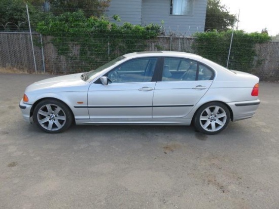 2000 BMW 328i