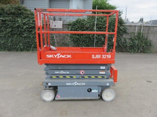 SKYJACK SJIII3219 ELECTRIC SCISSOR LIFT
