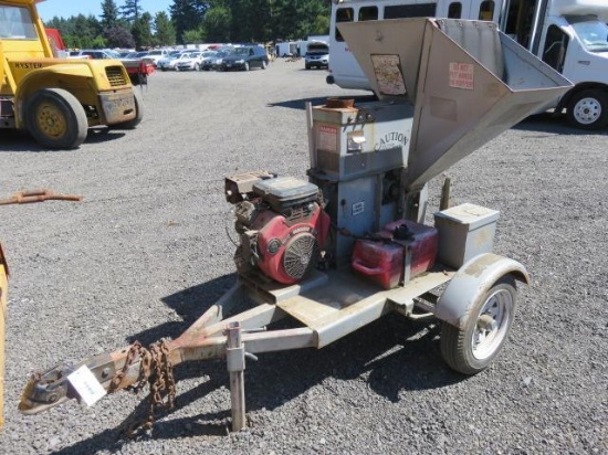 DUSKO TOWABLE GAS POWERED CHIPPER/ SHREDDER