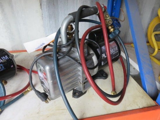 JB INDUSTRIES REFRIGERENT DV-200N 7CFM 1/2 HP MOTOR 2 STAGE