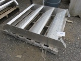 4-STEP ALUMINUM STAIR SET