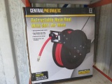 CENTRAL PNEUMATIC RETRACTABLE HOSE REEL W/50' AIR HOSE