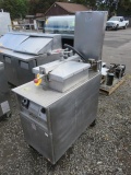 HENNY PENNY 500 STAINLESS STEEL COMMERCIAL PRESSURE FRYER