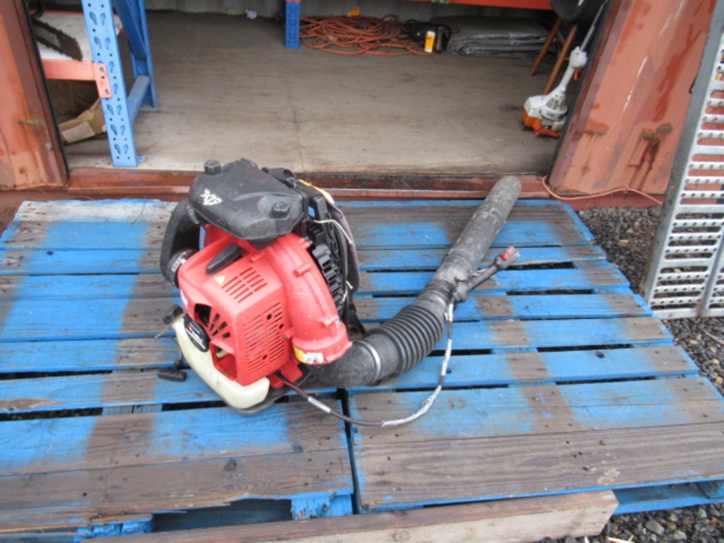 REDMAX EB28500 BACKPACK BLOWER | Heavy Construction Equipment Light  Equipment & Support Landscape & Commercial Lawncare Lawn & Landscape  Support Leaf and Debris Blowers | Online Auctions | Proxibid