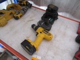 DEWALT DW928 W/ (4) BATTERIES & CHARGER