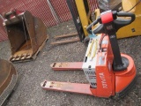 TOYOTA 7HBW23 24V ELECTRIC PALLET JACK