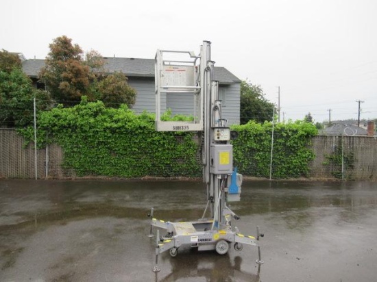 2000 GENIE AWP-25S AERIAL WORK PLATFORM