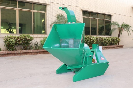 HEAVY DUTY WOOD CHIPPER 3-POINT ATTACHMENT (UNUSED IN CRATE)