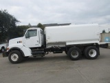 2001 STERLING LT9500 4400 GALLON WATER TRUCK