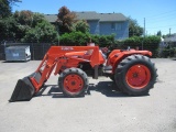 KUBOTA M4700 4X4 TRACTOR W/ FRONT LOADER