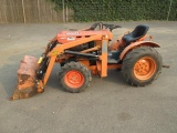 KUBOTA B7100 4X4 TRACTOR W/ FRONT LOADER