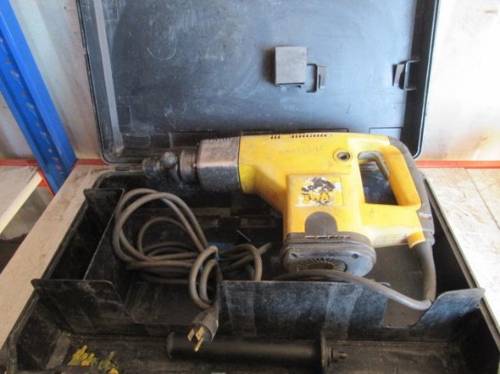 DEWALT HIGH PERFORMANCE SPLINE ROTARY HAMMER