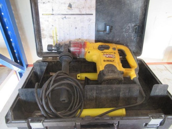 DEWALT D25551 1 9/16'' SPLINE ROTARY HAMMER