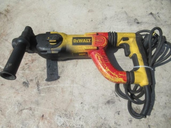 DEWALT D25223 D-HANDLE THREE MODE SDS ROTARY HAMMER TYPE 1, 120V, 60HZ, 8 AMPS