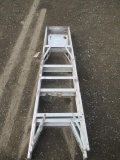 ALUMINUM STEP LADDER