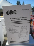 1 1/4 HP SUBMERSIBLE PUMP (UNUSED IN BOX)