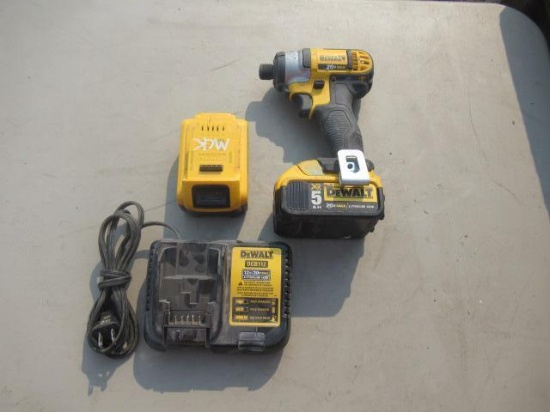 DEWALT IMPACT DCF887 W/(2) BATTERIES & CHARGER