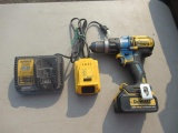 DEWALT DRILL DCD990 W/(2) BATTERIES & CHARGER