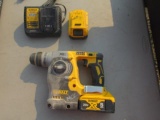 DEWALT ROTO-HAMMER DCH273 W/(2) BATTERIES & CHARGER