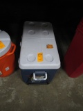 RUBBERMAID 75 QUART COOLER