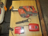 HILTI TE 4-A22 22V CORDLESS ROTARY HAMMER DRILL W/HILTI TE DRS-4-A VACUUM SYSTEM, BATTERY & CHARGER