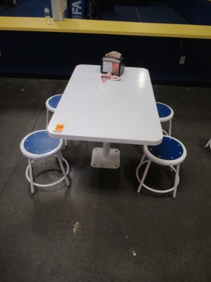 TABLE W/(4) STOOLS