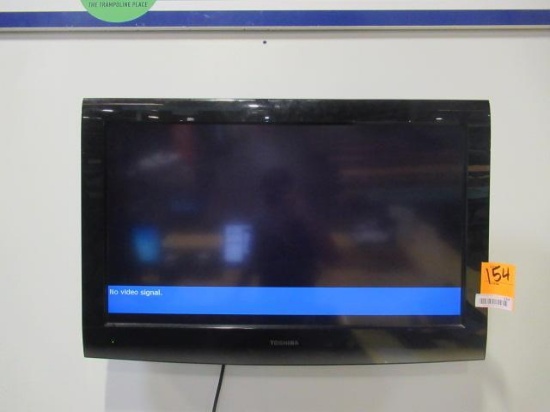 TOSHIBA TV W/WALL MOUNT