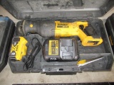 DEWALT 20V RECIPROCATING SAW W/ BATTERY, CHARGER & CASE