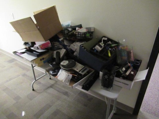 LOT OF ASSORTED OFFICE SUPPLIES