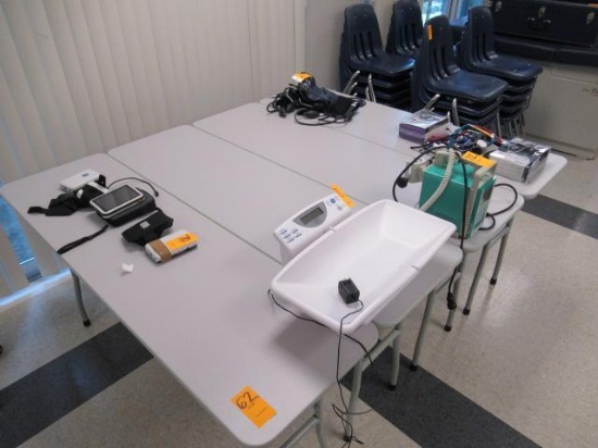 (4) FOLDING TABLES