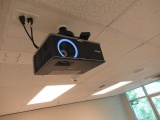 INFOCUS PROJECTOR W/RETRACTABLE SCREEN