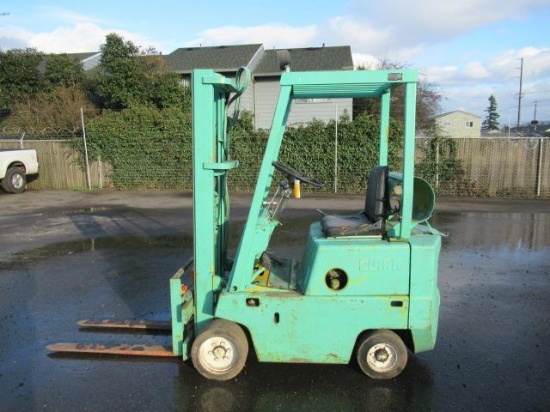 CLARK C500-30 FORKLIFT