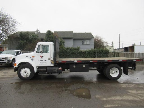1996 INTERNATIONAL 4700 18' FLATBED TRUCK