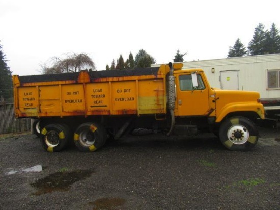 1978 INTERNATIONAL 10 YARD DUMP TRUCK