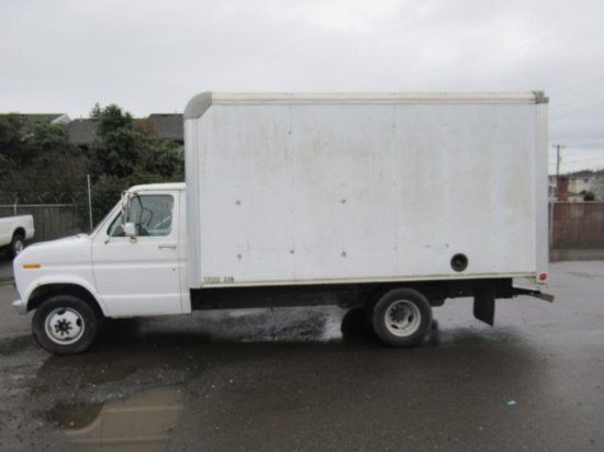 1990 FORD ECONOLINE 13' CUTAWAY BOX VAN