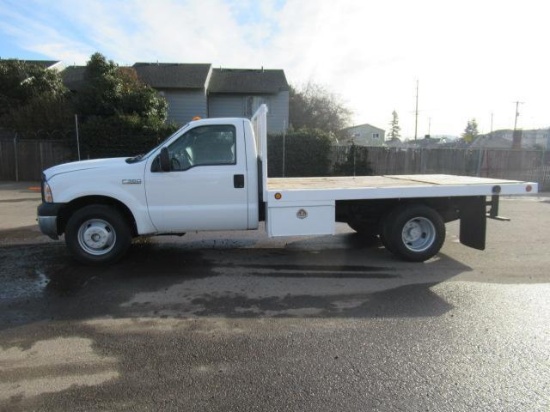 2006 FORD F350 12' FLATBED TRUCK